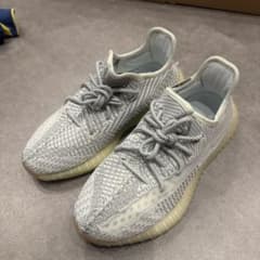 adidas YEEZY BOOST 350 V2 スニーカーのサムネイル
