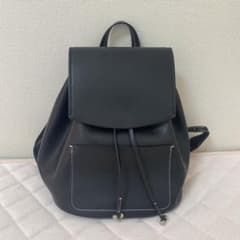 ZARA レザーリュックのサムネイル