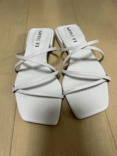 LE TALON スクエアマルチストラップフラットサンダルのサムネイル