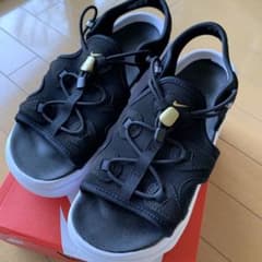 新品　NIKE エアーマックス　ココ　サンダル　 ブラック　24㌢のサムネイル