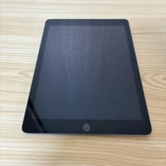Apple iPad (第6世代) 32GB スペースグレー（本体のみ）のサムネイル