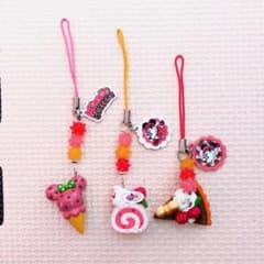 ¥850→¥650お値下げ中☆ディズニーランド購入　スイーツストラップ3点セットのサムネイル