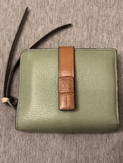 LOEWE 二つ折り財布のサムネイル