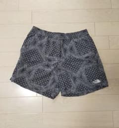 ノースフェイス バーサタイル ショーツのサムネイル