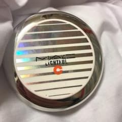 MAC ライトフル C SPF30 ファンデーションのサムネイル