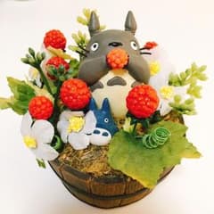 トトロの置物のサムネイル