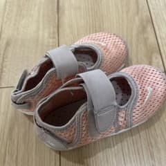 Nike ピンク ベビーシューズ　リフトのサムネイル
