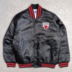 美品】NBA シカゴ・ブルズ スタジアムジャンパー スタジャン 刺繍 M