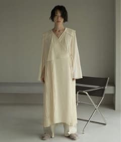 etre toyko サイドプリーツロングガウン 新品未使用のサムネイル