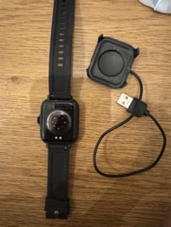ブラック スクエア型 スマートウォッチ 本体 充電器付きのサムネイル