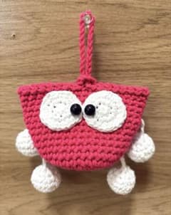 〈送料込み〉 かぎ針編み 編み物 ハンドメイド キーホルダー 巾着 ポーチのサムネイル