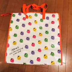 strawberry バックのサムネイル