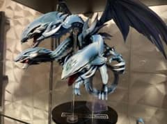 青眼の究極竜 フィギュア あみあみ ブルーアイズ・アルティメット