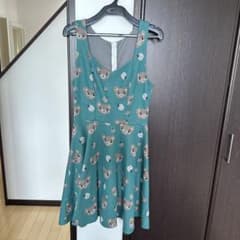 クマプリント ノースリーブひざ丈ワンピースのサムネイル
