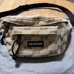 fuzzy box 様専用BALENCIAGA ベージュ 美品のサムネイル