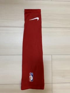 ハ*ー様 Nike バスケットボールアームスリーブ S/M レッド NBAロゴのサムネイル