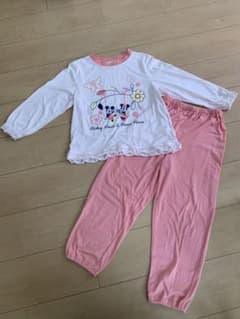 キッズパジャマ　2セット　130のサムネイル
