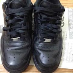 ナイキ スニーカー黒❗️のサムネイル