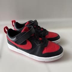 Nike キッズ スニーカー ブラック レッドのサムネイル