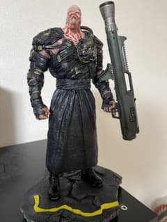 バイオハザード re3 追跡者 ネメシス フィギュア - メルカリ