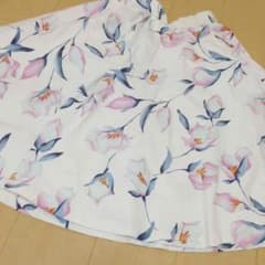 膝丈スカートのサムネイル