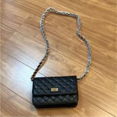 新品 チェーンショルダーバッグ 黒のサムネイル