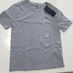 ⭐新品TOMMY HILFIGER無地のTシャツ⭐のサムネイル