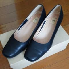 ingの本革 黒パンプス 24cmのサムネイル