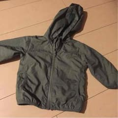 春先に！無印良品 サイズ80 カーキ色ウインドブレーカーのサムネイル