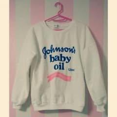 baby oil トレーナーのサムネイル