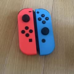 Nintendo Switch Joy-Con 赤と青のサムネイル