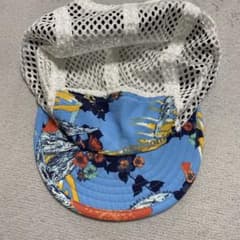 patagonia ワークキャップ 青と花柄のサムネイル