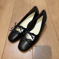 A de Vivreパンプス ブラック リボン 24.0cmのサムネイル