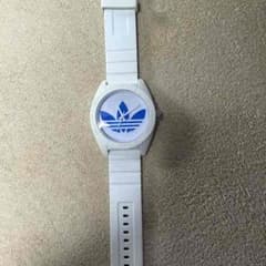 adidas時計のサムネイル
