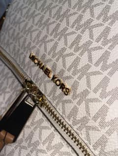 MICHEAL KORS 白カバンのサムネイル