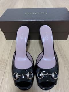 Gucciサンダル美品23～23.5cm 黒　値下げ！裏張り済みですのサムネイル