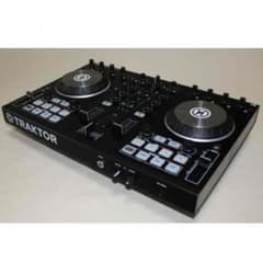 美品♪ DJコントローラー TRAKTOR KONTROL S2のサムネイル