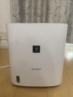 美品」SHARP 除湿乾燥機 CV-P60-W 本体 ホワイト 説明書付き - メルカリ