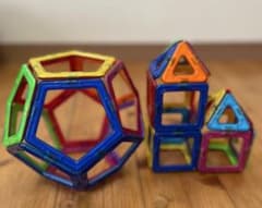 マグネットブロック59個　磁石おもちゃ 知育玩具のサムネイル