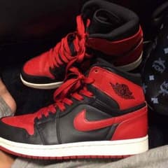 AIR JORDAN 1のサムネイル