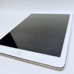 iPad Air 初代 32GB Wi-Fi シルバー MD789J/A 動作品 - メルカリ