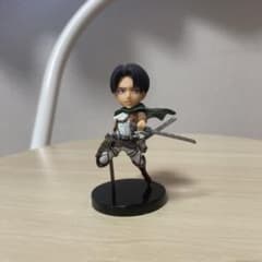 進撃の巨人　リヴァイ　フィギュアのサムネイル