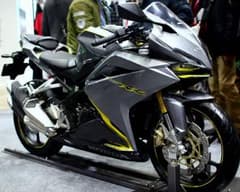 美品 CBR250RR MC51 マフラーのサムネイル