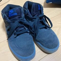 NIKE スニーカーのサムネイル