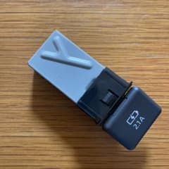 ダイハツ トヨタ　純正USBポート　2.1A 85532-B1010のサムネイル
