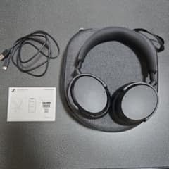 Sennheiser ワイヤレスヘッドホン本体,その充電ケーブル,ケースのサムネイル