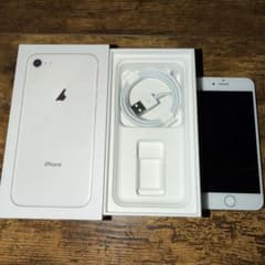 Apple iPhone 8シルバー 本体 64G - メルカリ