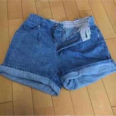 ショートパンツのサムネイル