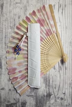 大幅お値下❣️型押し革製扇子ケースのサムネイル