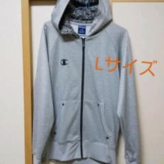 ★最終値下げ★ Champion パーカーのサムネイル